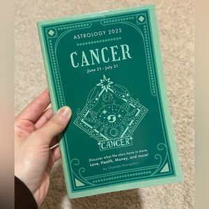 Astrology 2025 Book CANCER(6/21-7/21) Paperback By Chantale Montpetit